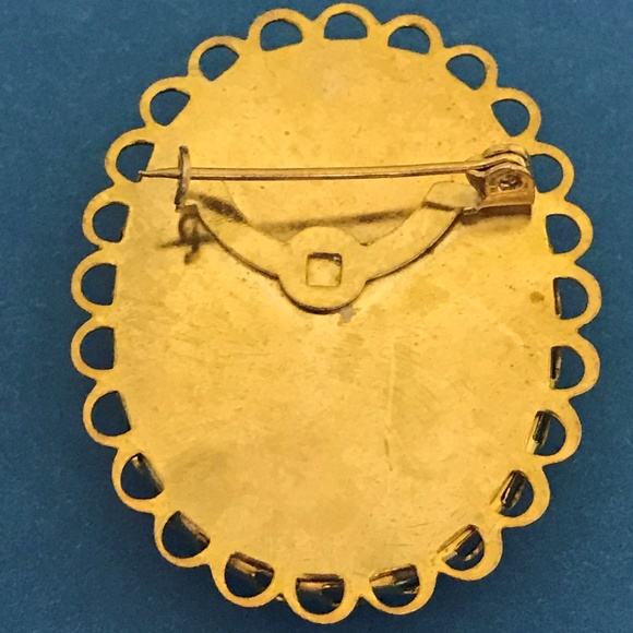 Handmade Jewelry Quiet Girl Portrait Style Brooch Pin Gold Tone